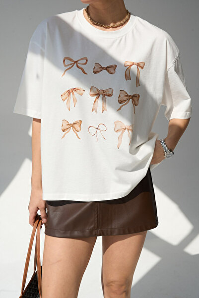 LOOSH Γυναικείο μπλουζάκι με στάμπα με φιόγκο με λαιμόκοψη σε κρέμα