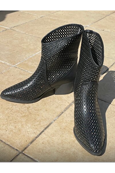 modadanall SİYAH DERİ DELİKLİ YAZLIK VE BAHARLIK ORTOPEDİK KADIN BOT