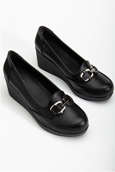 Dilimler Ayakkabı Women's Wedge Heeled Shoes with Black Face Buckle