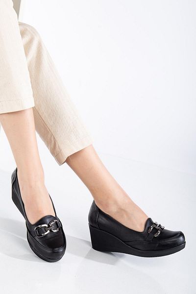 Dilimler Ayakkabı Women's Wedge Heeled Shoes with Black Face Buckle