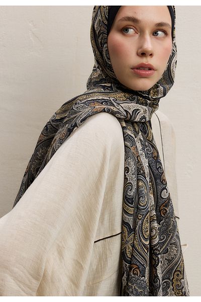 Fresh Black Emre Pattern Shawl