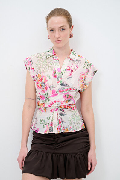 adL V Yaka Kolsuz Gömlek