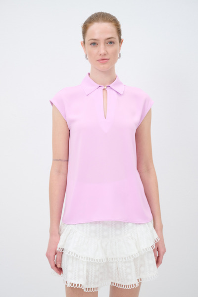 adL Yakalı Kolsuz Bluz