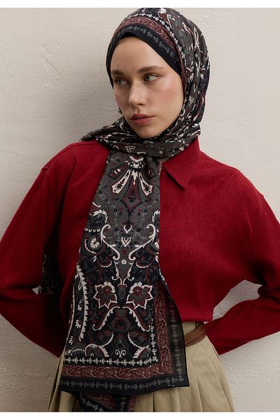 Fresh Black Elegant Pattern Shawl