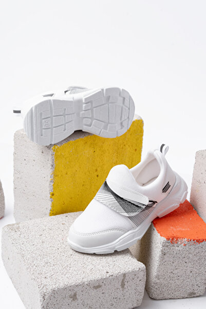 Slipcat Unisex Kids Laceless Comfortable Flexible Daily Sneaker Sports Shoes