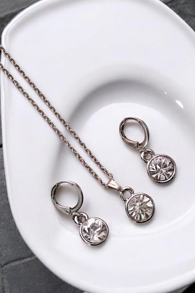 EUROMODA Simple Round Jewelled Silver Colored Jewelled Necklace Earring Set