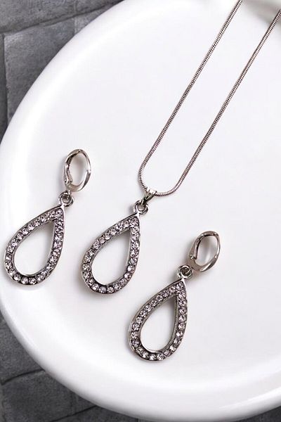 EUROMODA Drop Design Necklace Earring Suit Set