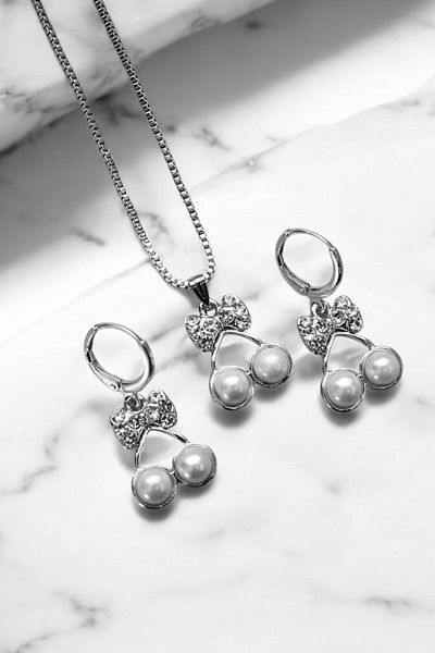 EUROMODA Cherry Design Silver Colored Jewelled Necklace Earring Set