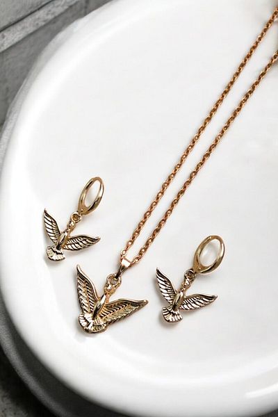 EUROMODA Angel Design Necklace Earring Suit Set