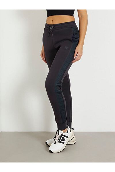 Guess بدلة رياضية