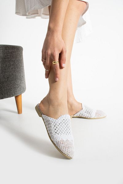 FEMME FATALE Comfortable Sole Knitted Slippers with Spread Stones