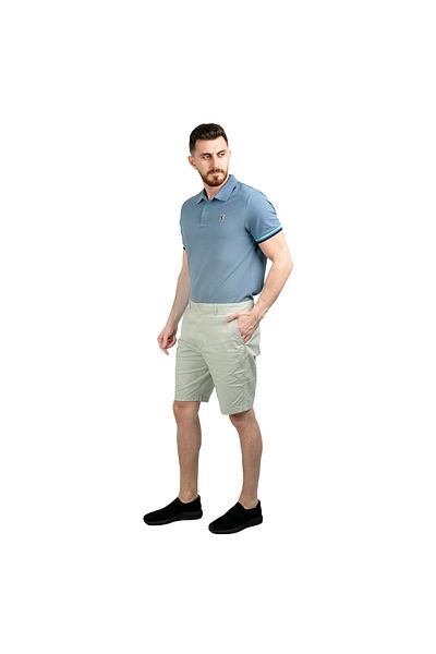 Giordano شورت برمودا رجالي بقصّة Slim Fit من قماش التويل