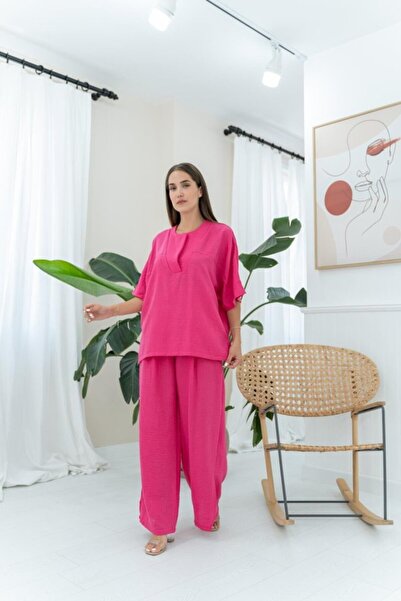 Generic Brand Fuchsia V-Neck Suit