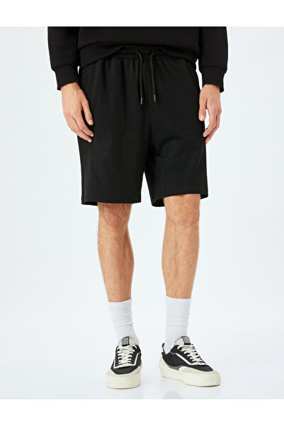 Koton Pamuklu Cep Detaylı Beli Bağcıklı Kısa Şort