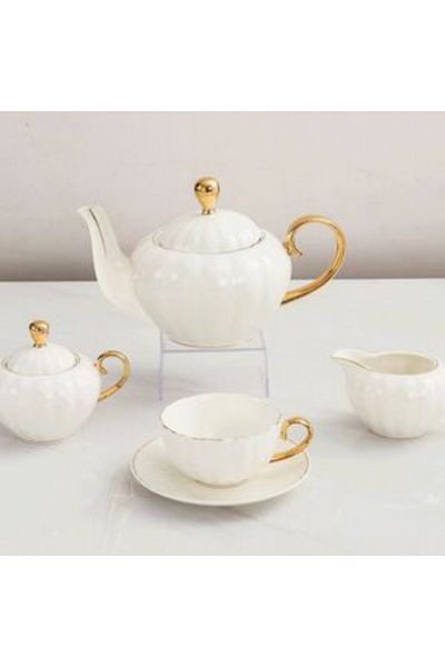 Bien Servi 13-Piece Elegant Design High Quality Porcelain Tea Set