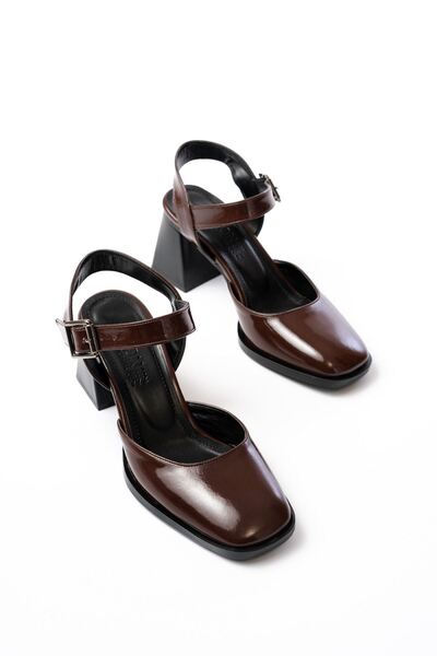 İnfon Ayakkabı Marketi أحذية بكعب INF-40450 حذاء بكعب مفتوح من الجلد البني ال...