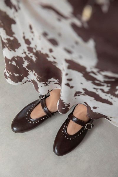 STRASWANS Women's Abner Coffee Coffee Style Drop Detail Wrinkled Leather Ballerina Shoes