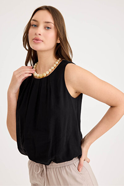 Vitrin Pleated Front Zero Sleeve Skirt Hem Elastic Blouse