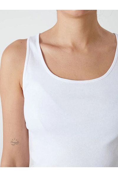 LC Waikiki Lcwaikiki Classic Black U-Neck Women's Undershirt