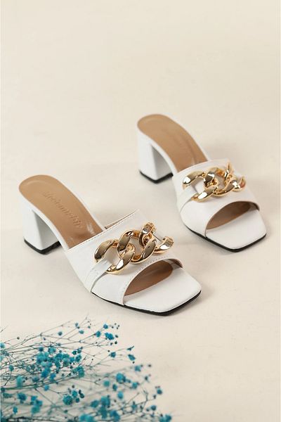 ARONA White Single Band Chain Buckle Detail Heeled Slippers