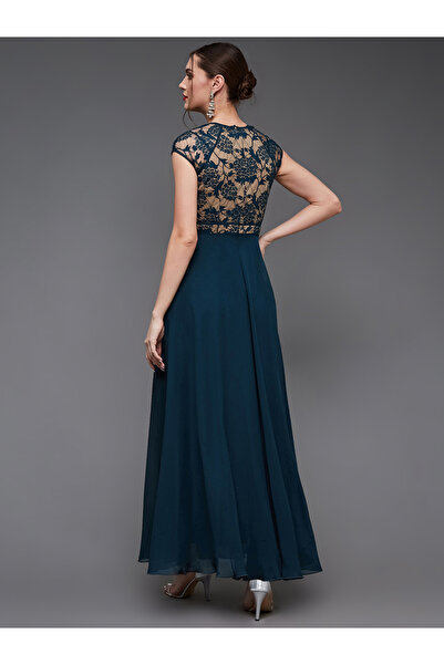 Miss Chase By Styli Lace Insert Sweetheart Neck A-Line Maxi Dress