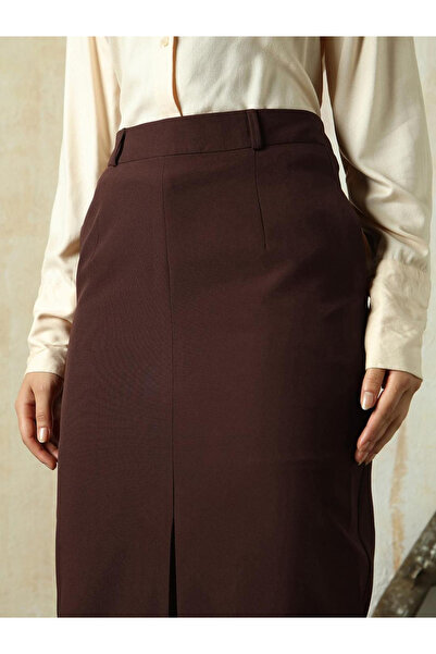 High Star By Styli Solid A-Line Skirt with Front Slit Detail