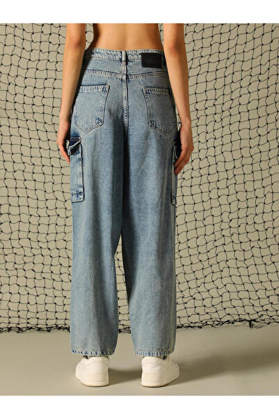 Hubberholme By Styli High Rise Mid Wash Carrot Fit Jeans