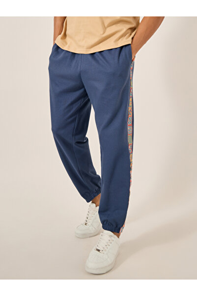 Styli بنطال رياضي مريح بشريط مطبوع بنمط جانبي