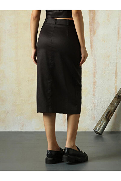 High Star By Styli Solid A-Line Skirt with Front Slit Detail