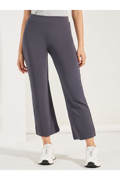 Styli Solid Fit and Flare High Rise 3/4 Leggings