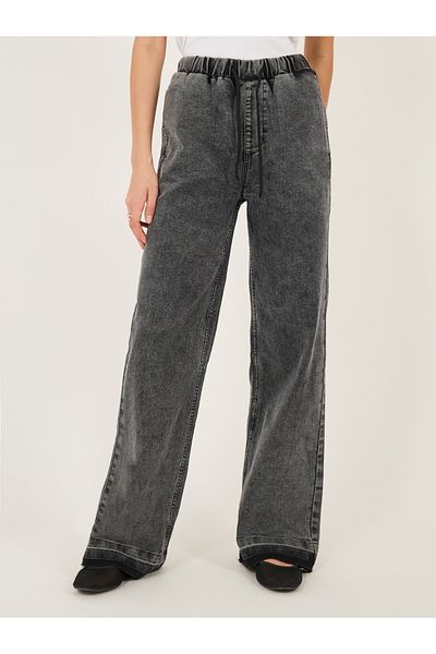 Styli High Rise Elasticated Waist Wide Leg Jeans with Frayed Hem