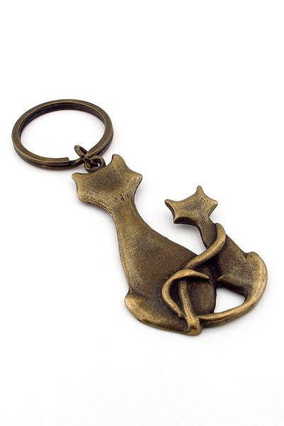 Solfera Yellow Bronze Metal Keychain Mother and Child Family Statuette Love Ancient Kc237
