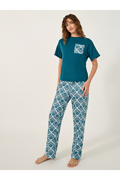 Styli طقم تي شيرت بجيب مطبوع على الكتف المنسدلة وبنطلون بيجاما