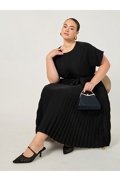 Styli Plus Size A-Line Pleated Midi Dress with Waist Tie Detail