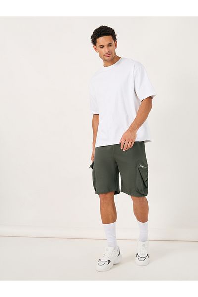 Styli Oversized Fit Utility Cargo Shorts with Zipper