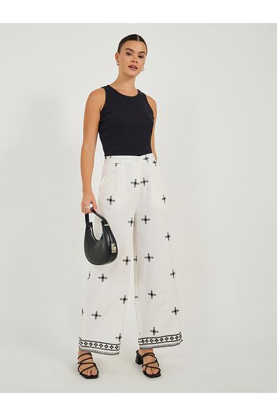 Styli Embroidered Pattern Straight Fit Pants