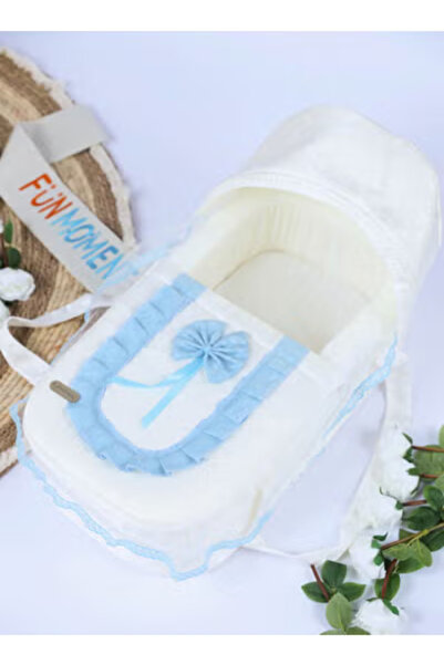 Fun Moment سرير أطفال متنقل بمقعد مبطن سميك ومواد عالية الجودة، لون أبيض