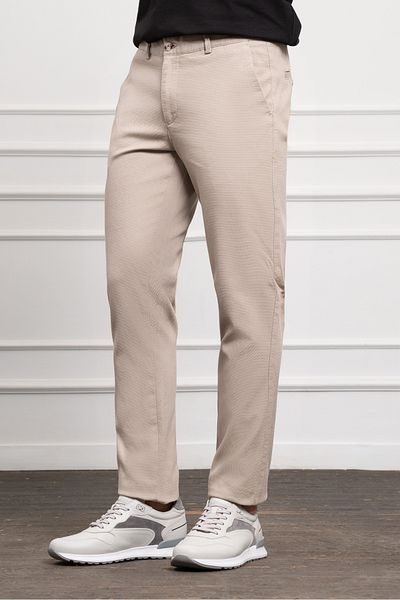 Morven Men's Beige Dynamic Fit Relaxed Cut Chino Pants