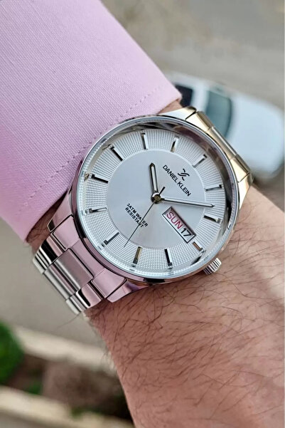 Daniel Klein Gri Renk Ayarlanabilir Kordonlu Takvim Ve Gün Fonksiyonlu 44 Mm Erkek Kol Saati
