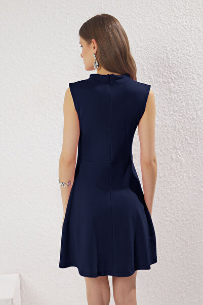 Trendyol Collection Skater/Otevírací mini pletené šaty se stojatým límečkem v námořnické modré TWOSS25EL00359