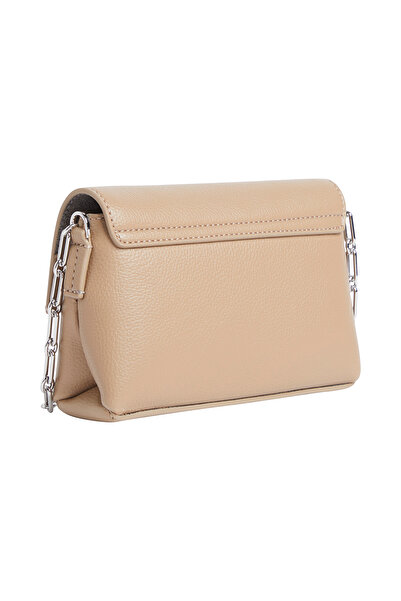 Calvin Klein CK PLAQUE SM CROSSBODY W/CHAIN