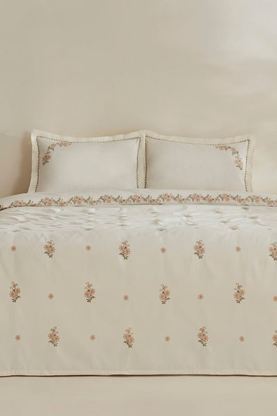 Karaca Home Σετ Παπλωματοθήκη και Πικέ σε Μπεζ Χρώμα Διπλό Κεντητό Πτερύγιο