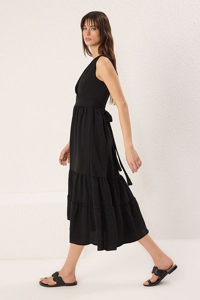 Trendyol Collection Μαύρο μασίφ φούστα με ανοιχτή μέση Midi υφαντό φόρεμα TWOSS25EL00201