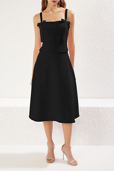 Trendyol Collection Μαύρο φιόγκο σε γραμμή Α με λεπτομέρειες υφαντό κομψό μίντι βραδινό φόρεμα νυχτερινής αποφοίτησης TPRSS25EL00079