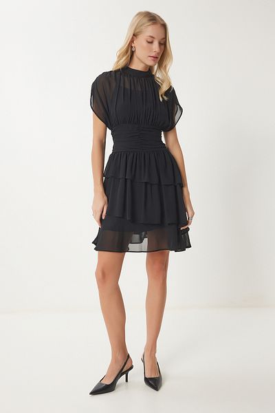 Happiness İstanbul Schwarzes, drapiertes, mehrlagiges Mini-Chiffonkleid für Damen WF00093