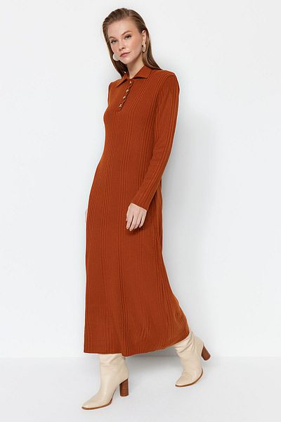 Trendyol Modest Πλεκτό φόρεμα με λαιμόκοψη με λαιμόκοψη με άνετη εφαρμογή με ραβδώσεις TCTAW24EB00025