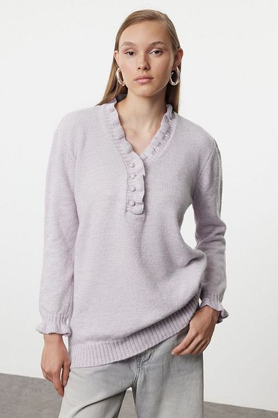 Trendyol Modest Lila Strickpullover mit weicher Textur und Perlmuttknöpfen TCTAW25AK00034