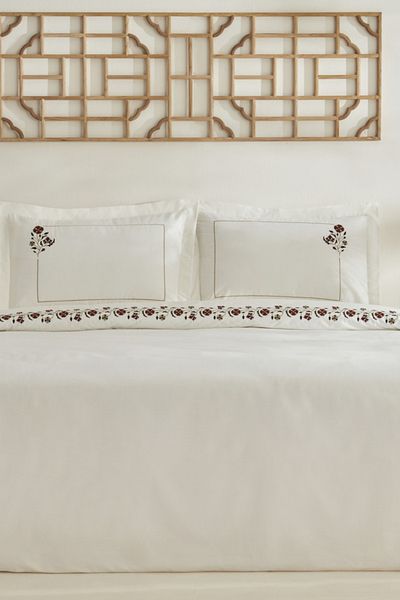 Karaca Home Set cuvertură de pilota cu broderie albă Janset Double