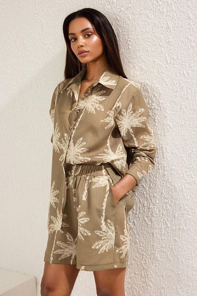 Trendyol Collection Túlméretes khaki vászon megjelenésű ing és rövidnadrág szett - TWOSS25AU00095