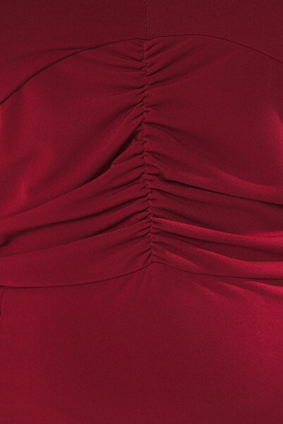 Trendyol Curve Πλεκτό φόρεμα σε γραμμή Α σε μπορντό Halter TBBSS25AH00177